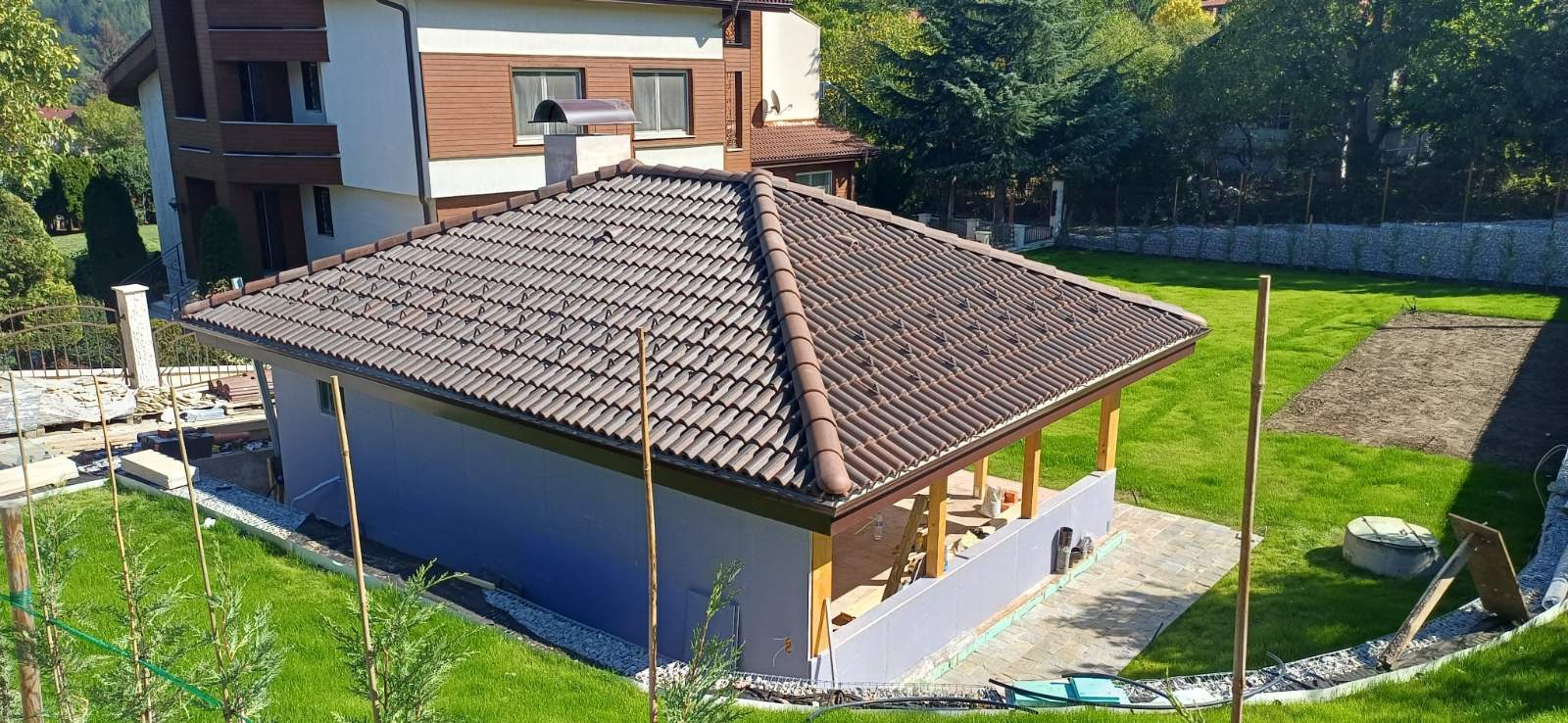 Дървена навесна конструкция